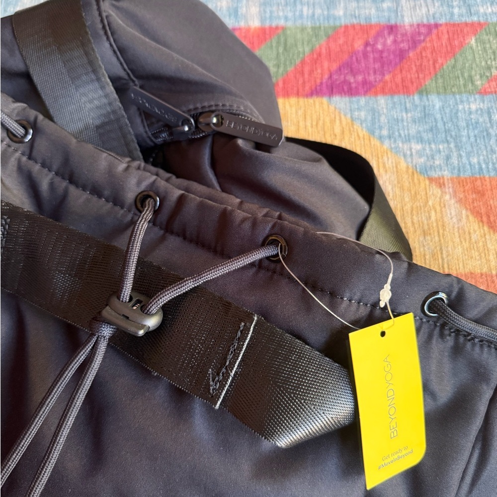 Beyond Yoga backpack - Picture 6 of 8